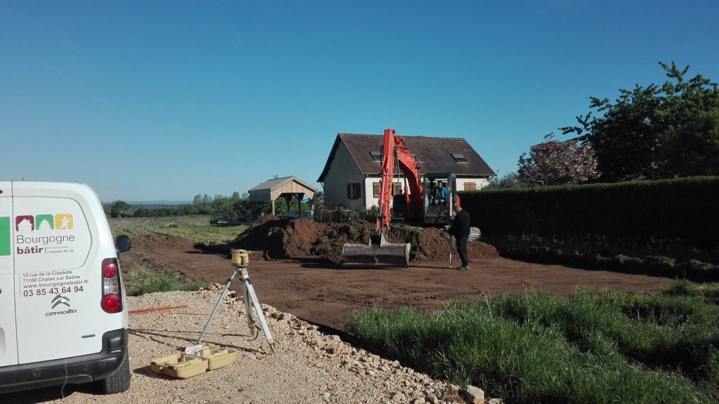 Démarrage maison individuelle Bourgogne Bâtir Saint Maurice en Rivière constructeur de Chalon sur Saône en Saône et Loirene Bâtir Saint Maurice en Rivière coucher de soleil constructeur de Chalon sur Saône en Saône et Loire